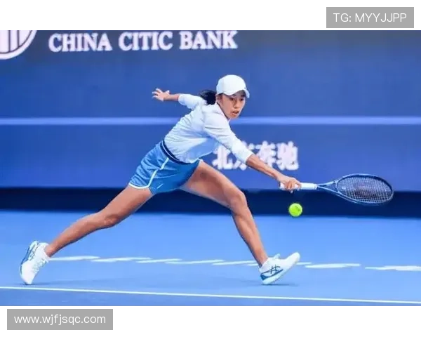 网球赛季激烈角逐 新星崛起老将退役 多项大满贯赛事引发全球热议