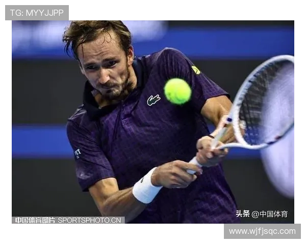 网球赛场风云再起 新星崭露头角 经典对决引发观众热议