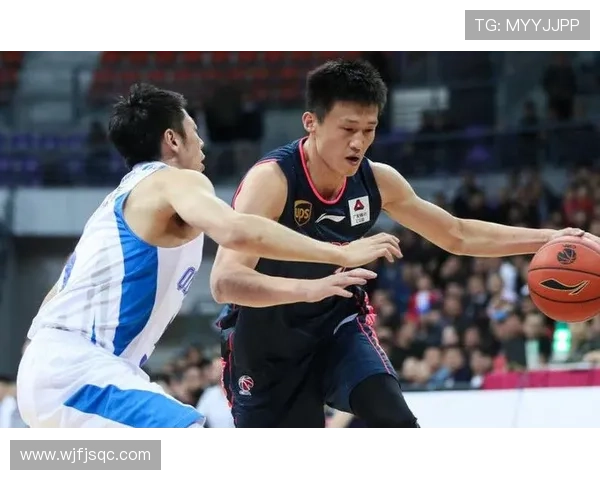 中国足球振兴迎新机遇 本土教练与外援携手推动职业联赛蓬勃发展